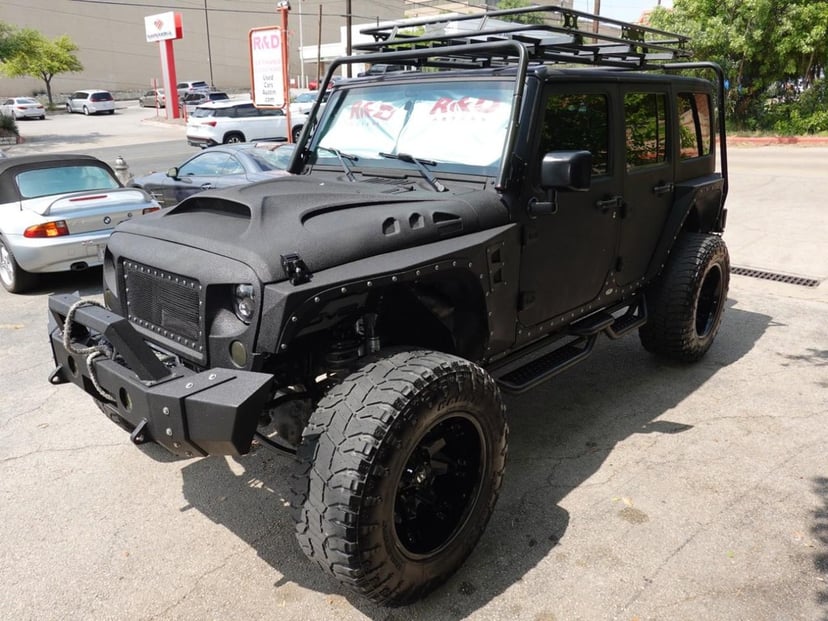 2015 Jeep Wrangler Unlimited Sahara - Image 3