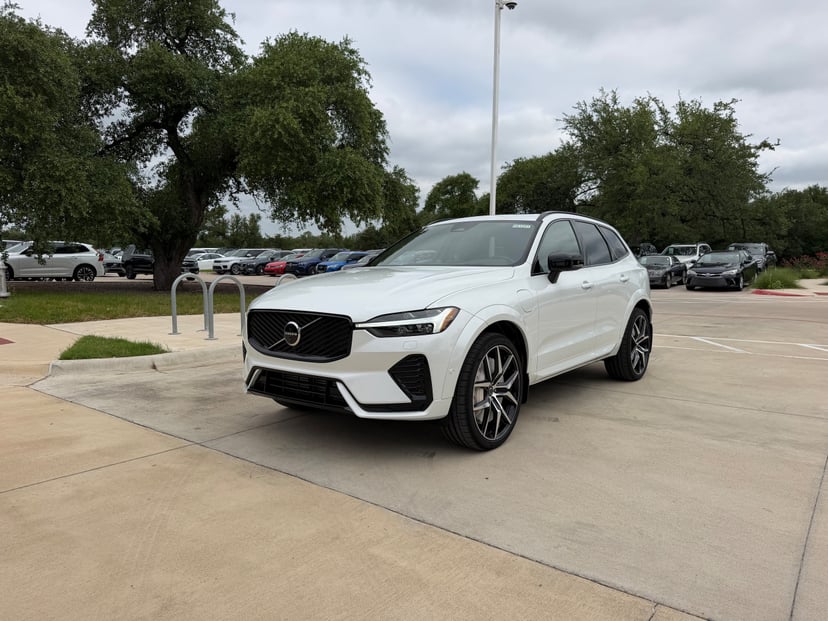 2026 Volvo XC60 - Image 1