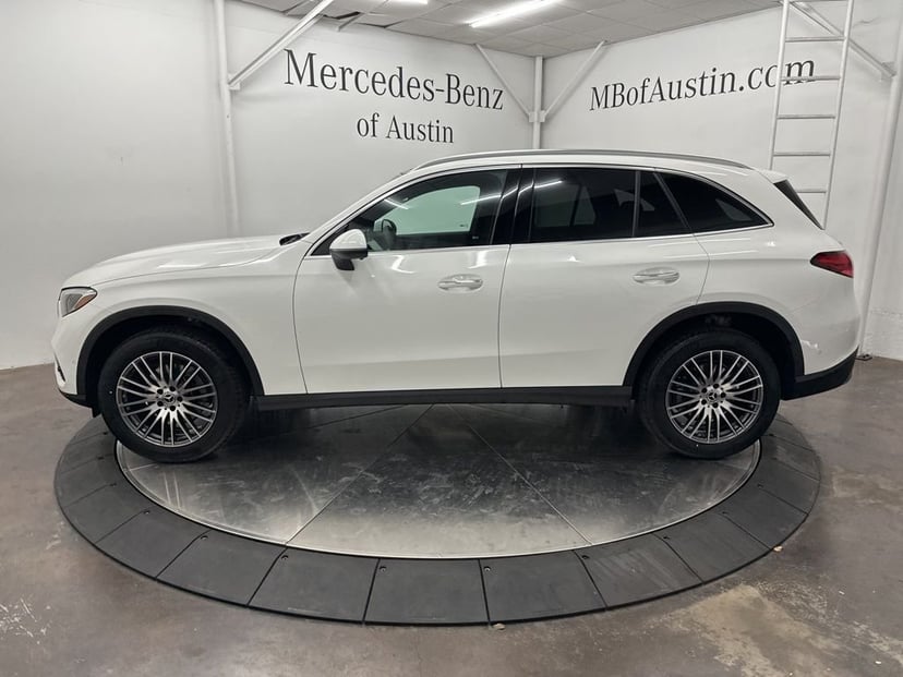 2026 Mercedes-Benz GLC - Image 2