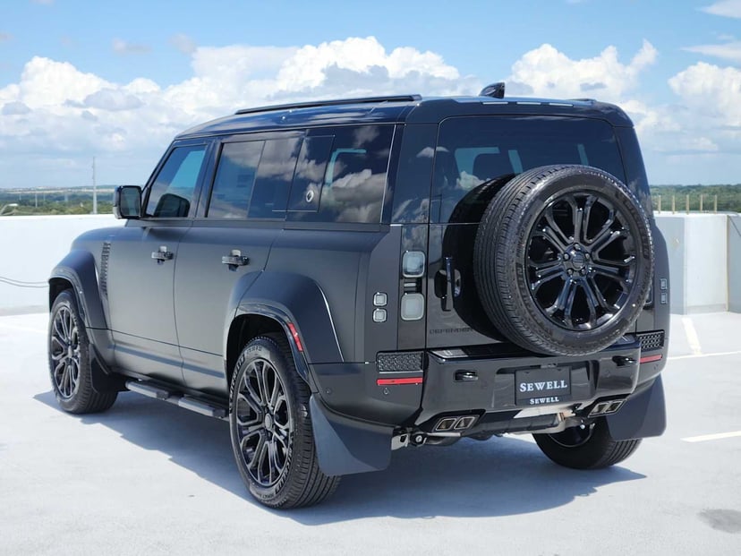 2026 Land Rover Defender - Image 2