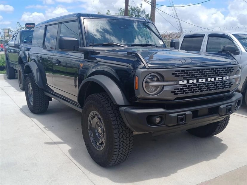 2025 Ford Bronco - Image 1