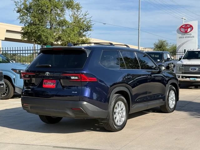 2025 Toyota Grand Highlander - Image 2