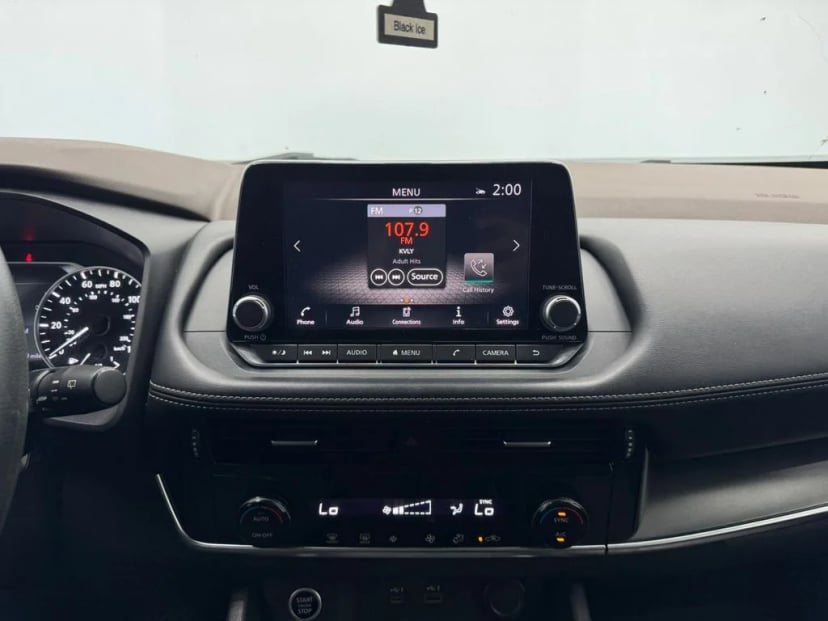 2022 Nissan Rogue - Image 3