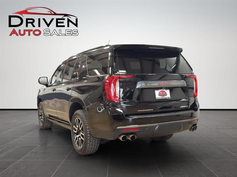 2022 GMC Yukon - Image 3