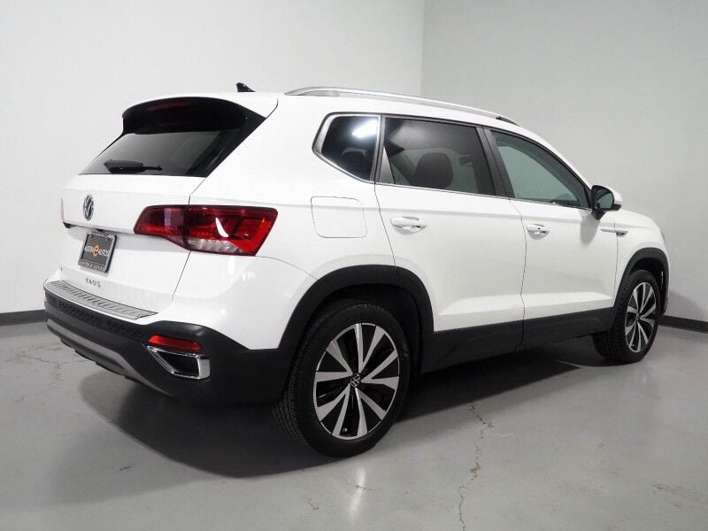 2023 Volkswagen Taos SE - Image 2