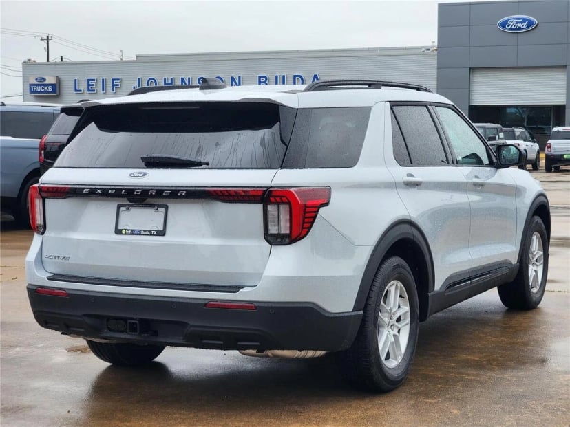 2026 Ford Explorer - Image 3
