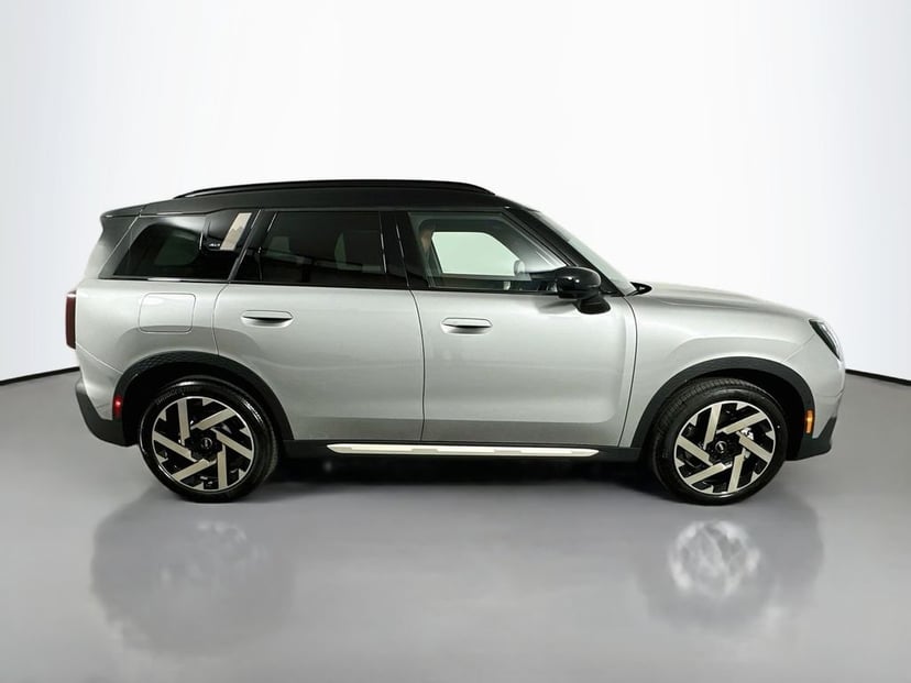 2027 MINI Countryman - Image 2