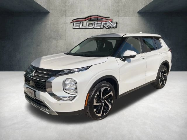 2023 Mitsubishi Outlander - Image 1
