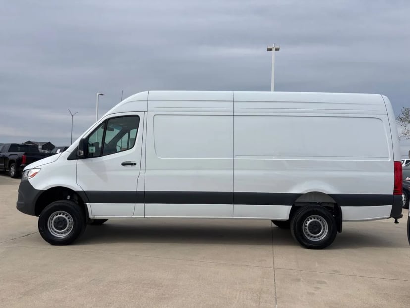 2025 Mercedes-Benz Sprinter - Image 2