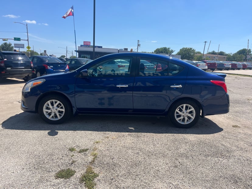 2019 Nissan Versa - Image 2