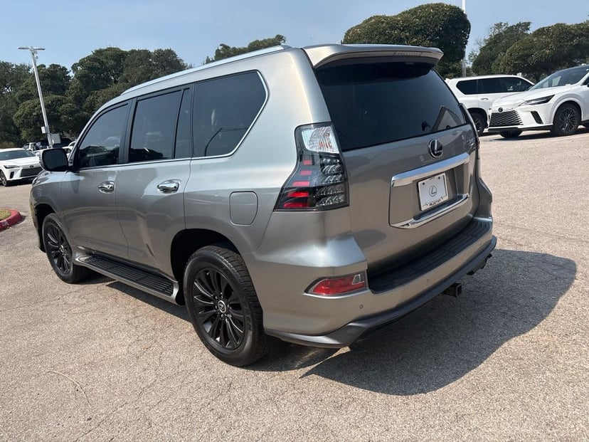 2023 Lexus GX - Image 3