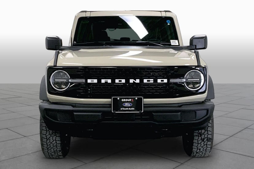 2026 Ford Bronco - Image 2