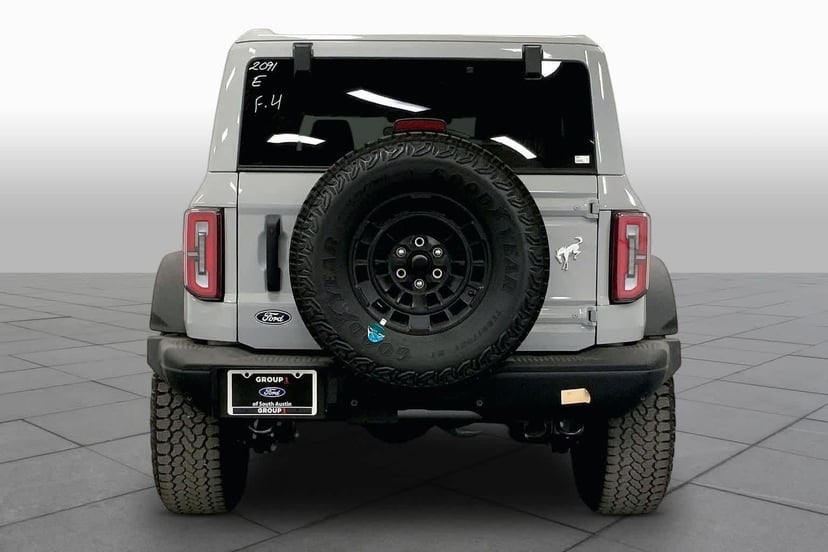 2026 Ford Bronco - Image 3
