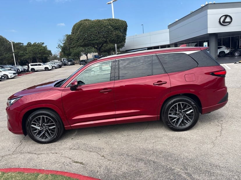 2026 Lexus TX - Image 2