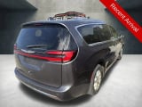 2021 Chrysler Pacifica - Preview 4
