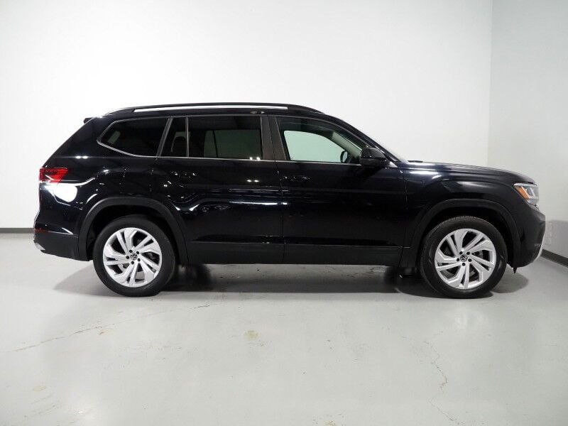 2022 Volkswagen Atlas 3.6L V6 SE w/Technology - Image 2