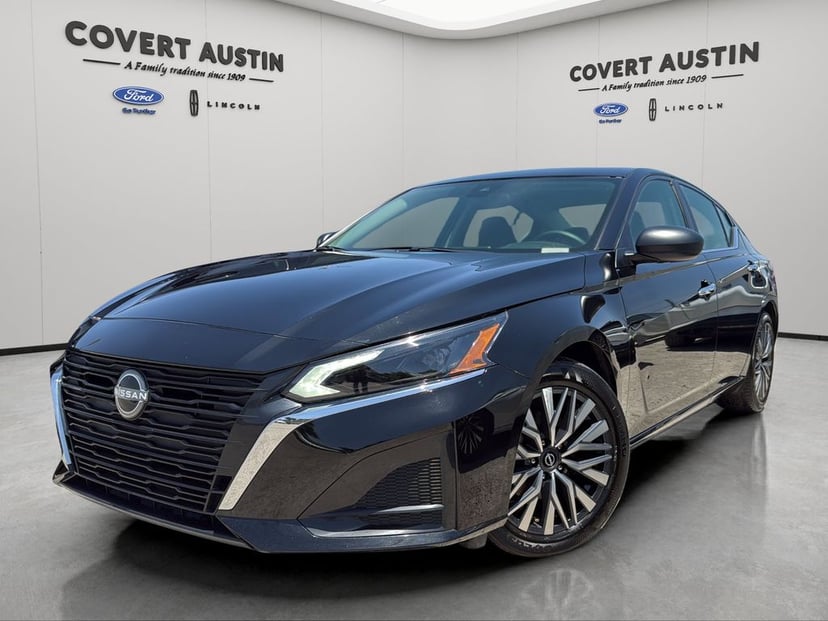 2025 Nissan Altima - Image 1