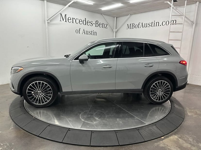 2027 Mercedes-Benz GLC - Image 1