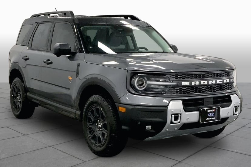 2026 Ford Bronco - Image 2