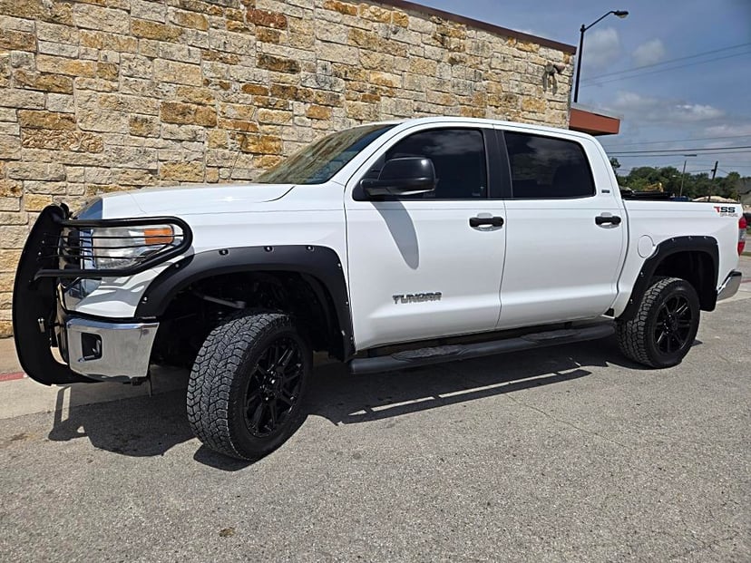 2016 Toyota Tundra - Image 2
