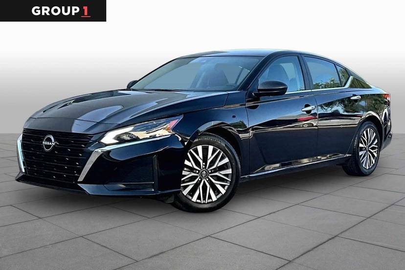 2024 Nissan Altima - Image 2