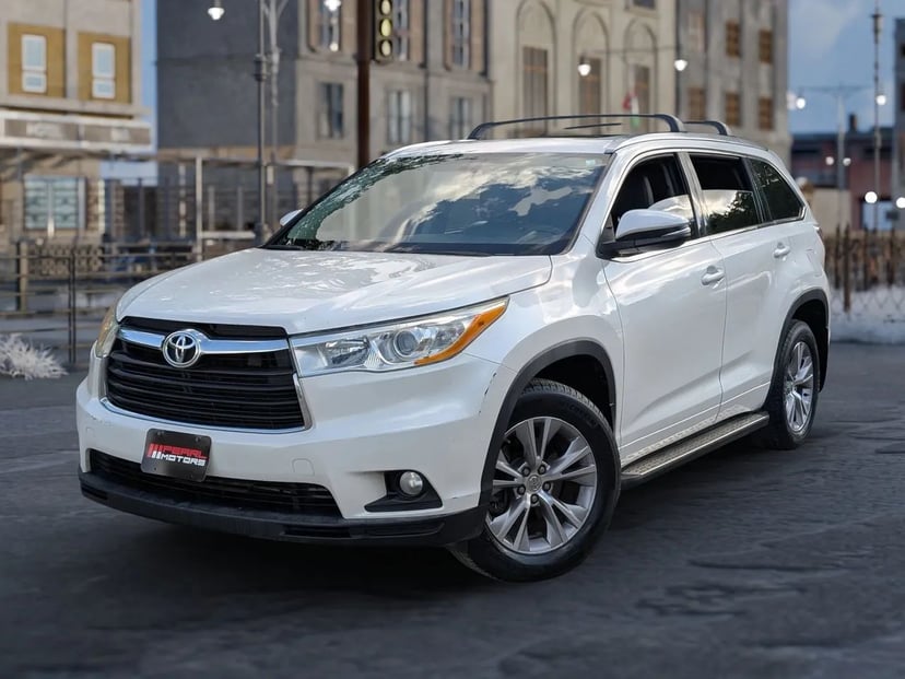 2014 Toyota Highlander - Image 1