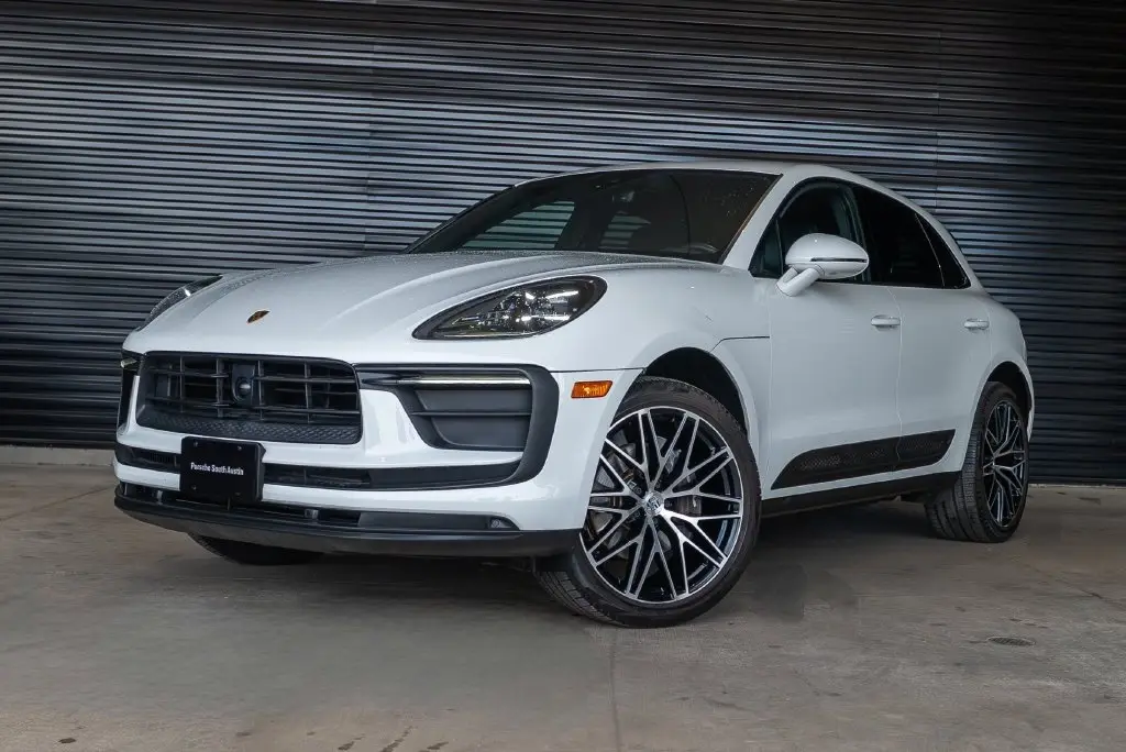 2024 Porsche Macan - Image 1