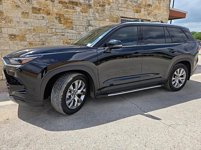 2026 Toyota Grand Highlander - Image 2