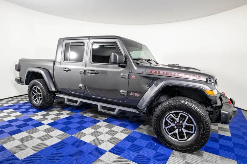 2024 Jeep Gladiator - Image 3