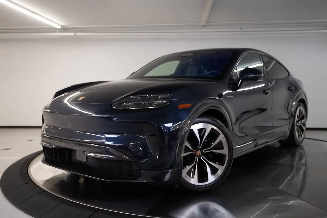 2026 Porsche Cayenne - Image 1