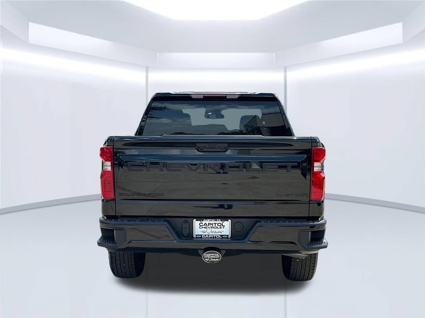 2026 Chevrolet Silverado 1500 - Image 2