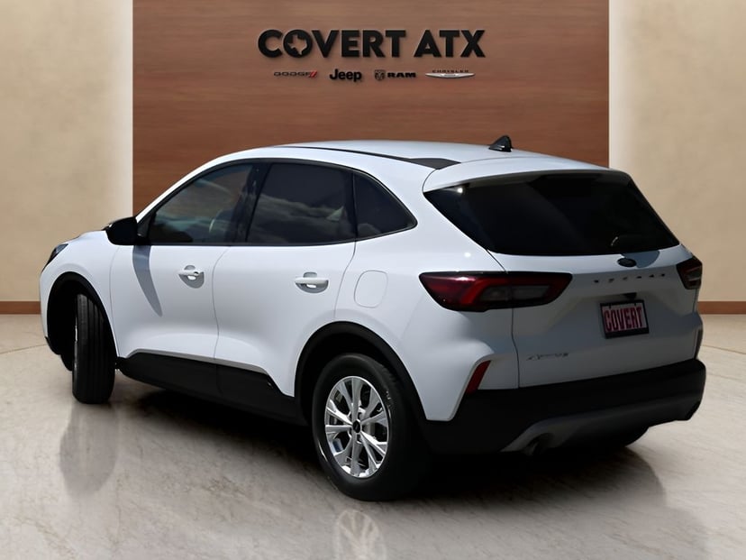 2025 Ford Escape - Image 3