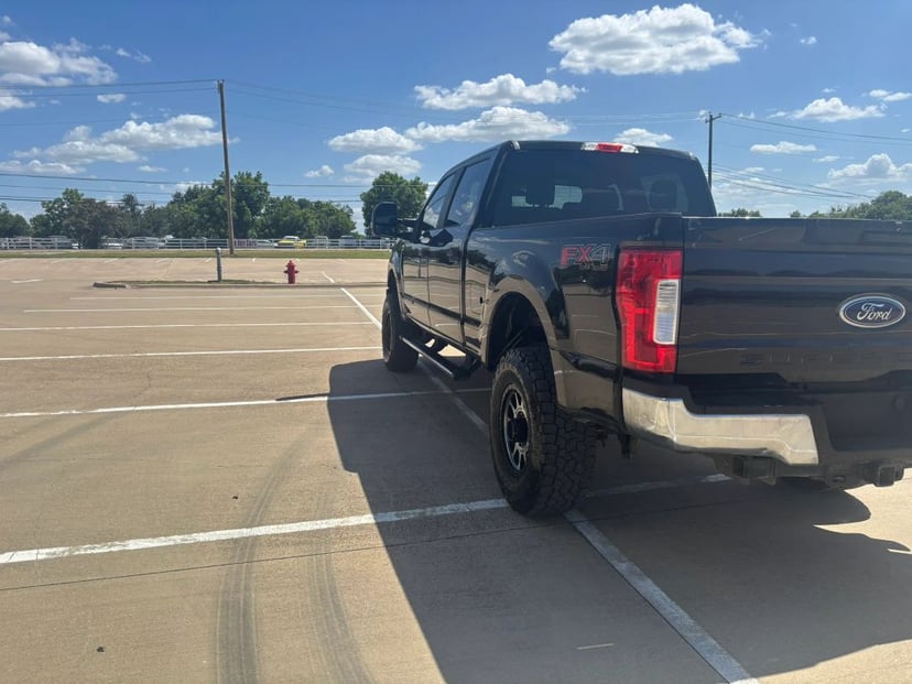 2017 Ford F-250 - Image 3