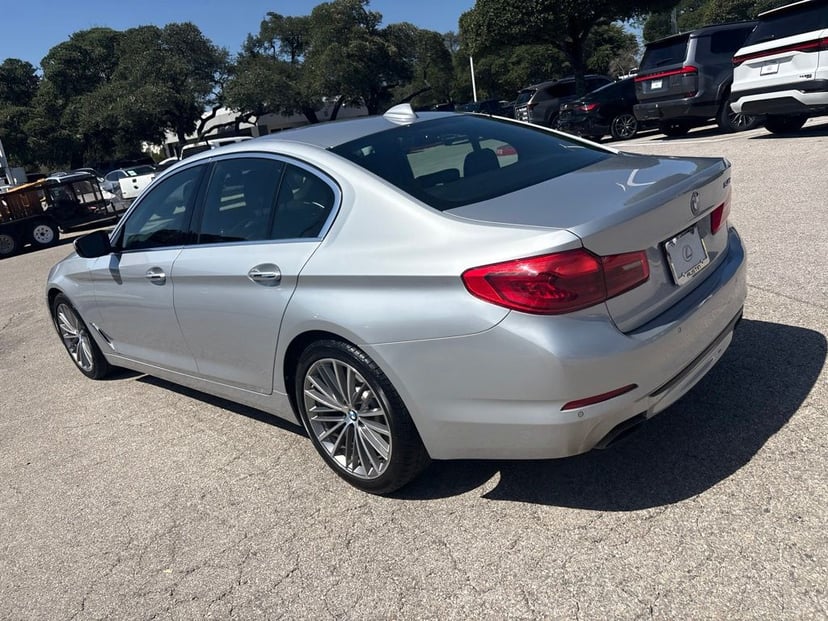 2018 BMW 540i - Image 3