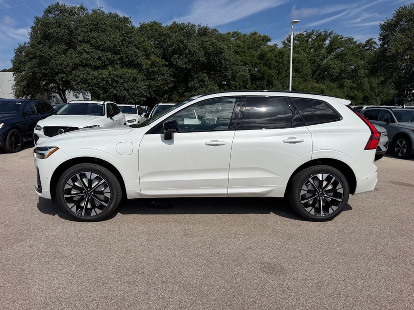 2026 Volvo XC60 - Image 1
