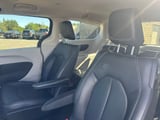 2022 Chrysler Pacifica - Preview 7