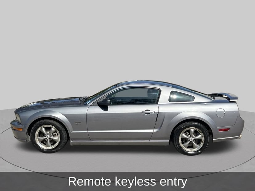 2006 Ford Mustang - Image 2