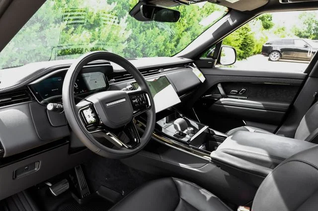 2026 Land Rover Range Rover Sport - Image 3