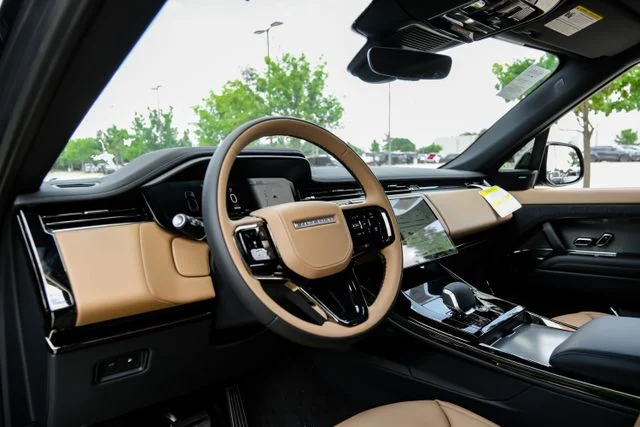 2026 Land Rover Range Rover Sport - Image 3