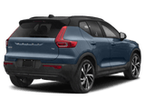 2022 Volvo XC40 - Preview 2