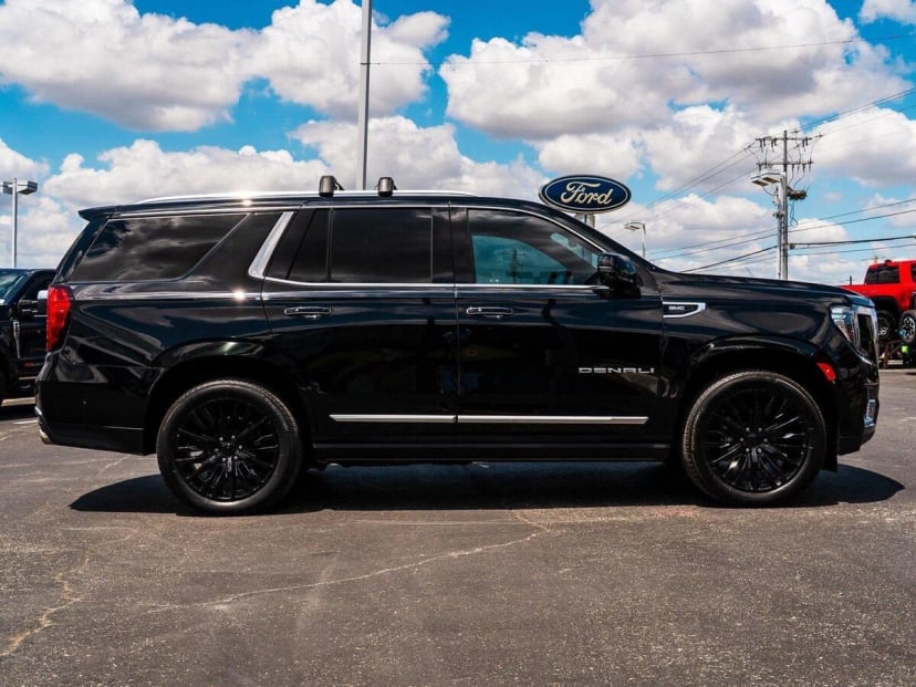 2024 GMC Yukon - Image 1
