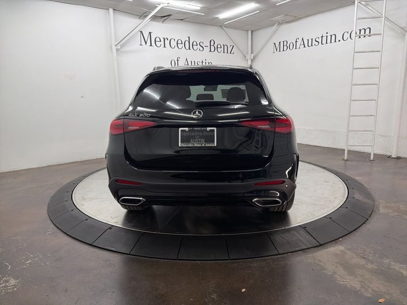 2026 Mercedes-Benz GLC - Image 3
