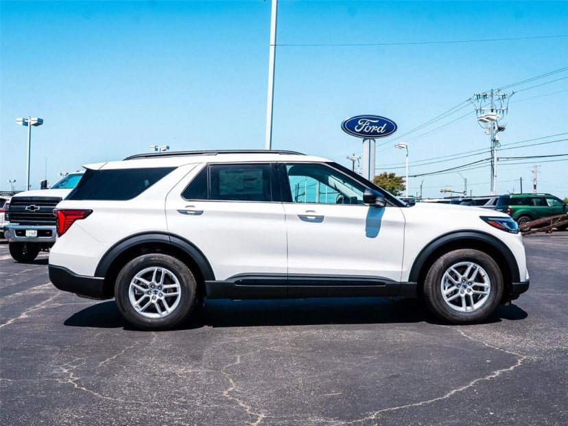 2026 Ford Explorer - Image 2