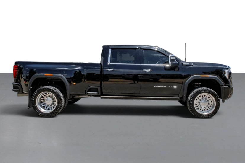 2024 GMC Sierra 3500 HD - Image 2