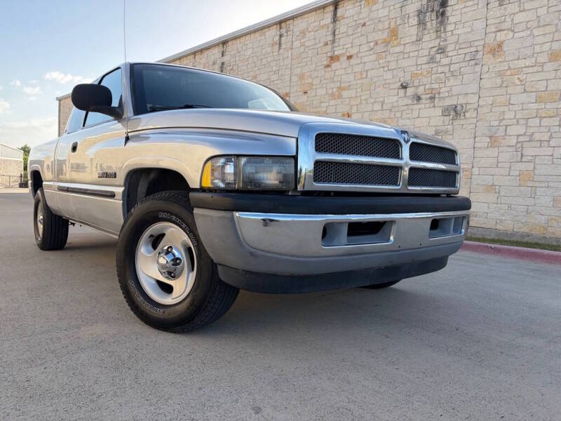 2001 Dodge RAM - Image 1