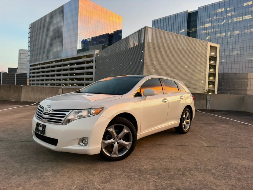 2010 Toyota Venza - Image 1