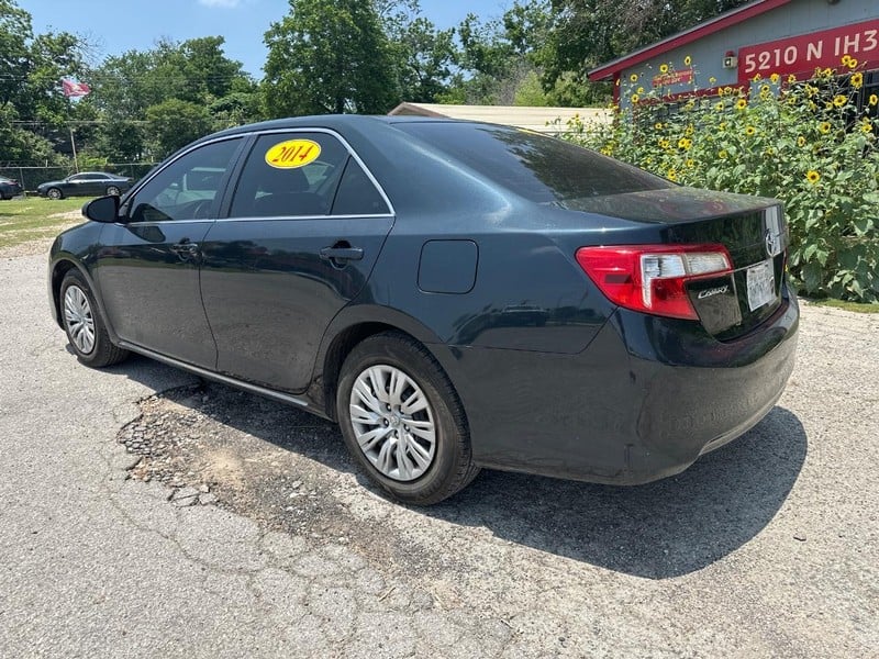 2014 Toyota Camry L - Image 2