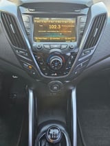 2014 Hyundai Veloster - Preview 12