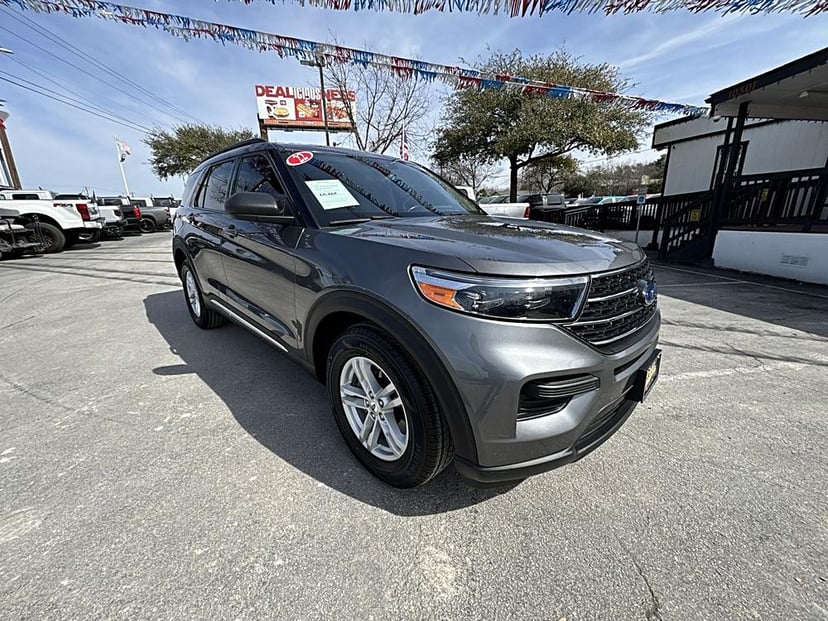 2022 Ford Explorer - Image 1
