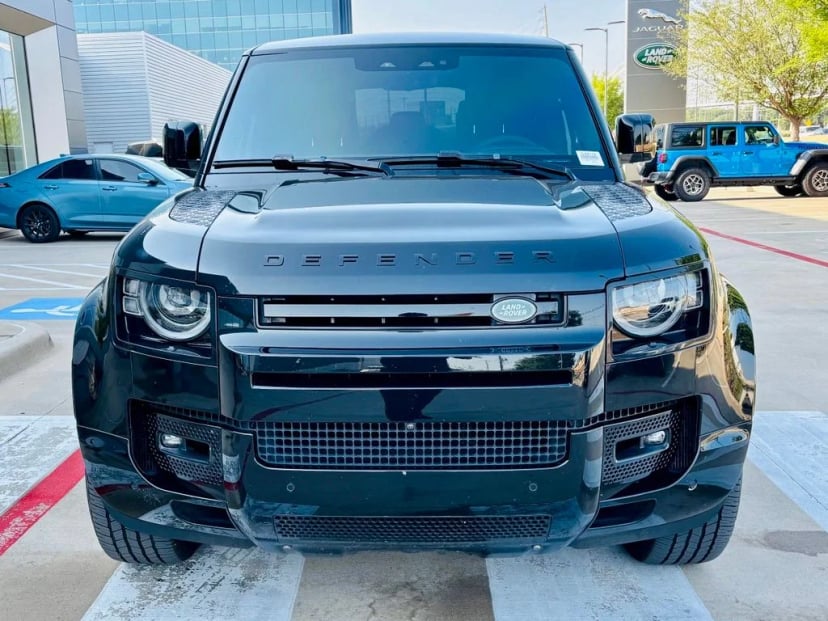 2024 Land Rover Defender - Image 3